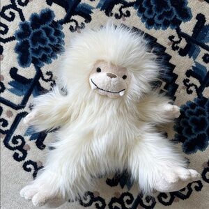 🚨RARE🚨NWT!! Jellycat YANI THE YETI